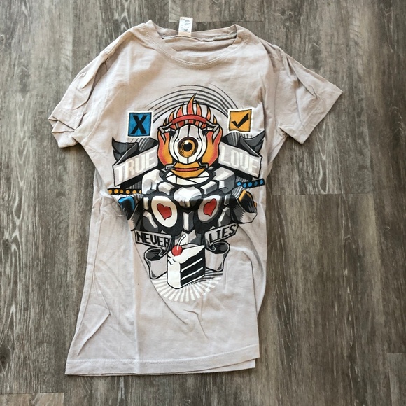 🚨*3/$8*🚨Used Graphic Shirt